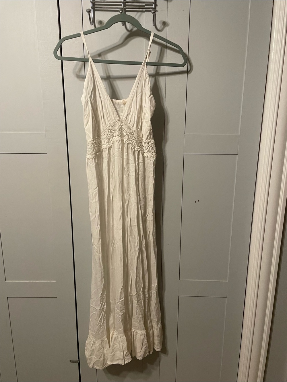 Bohemian Cream Crochet-Trim Maxi Dress with V-Neck - Picture 2 of 13